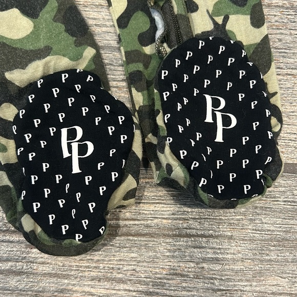 Posh Peanut “Camo” Ruffled Footie - Picture 3 of 4